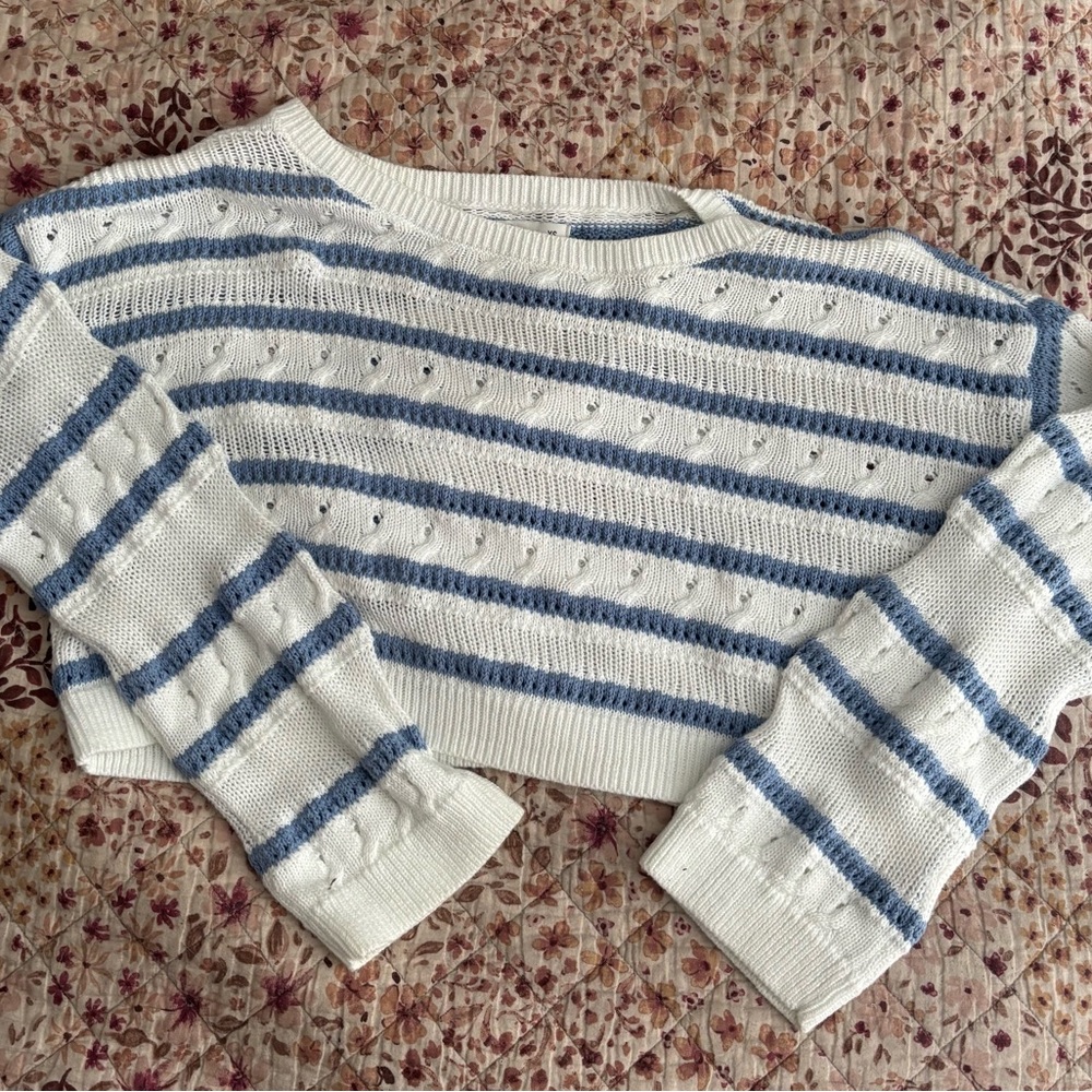 Hollister Blue and White Knit Sweater